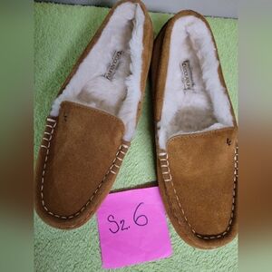 Slippers Koolaburra by UGG sz 6